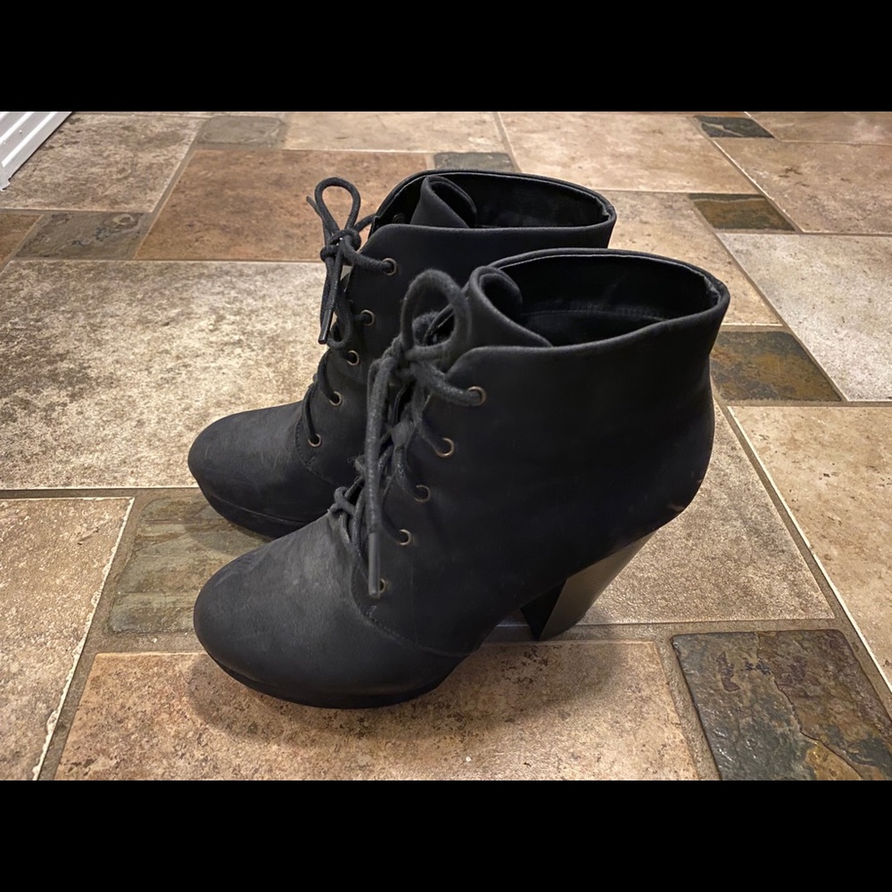 Witchy high heel booties 🧙‍♀️